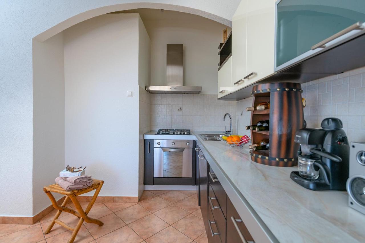 Apartment Dobric Koromačno Екстериор снимка
