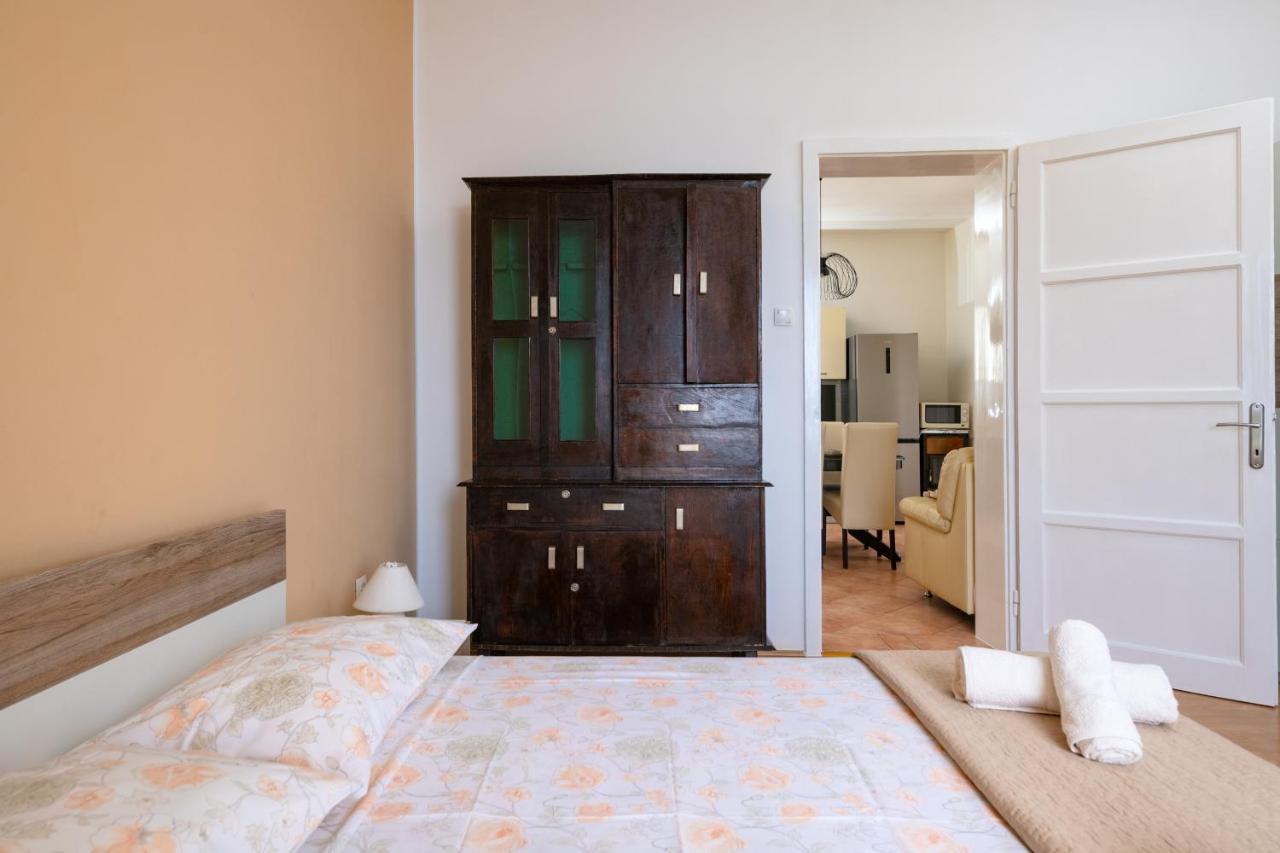 Apartment Dobric Koromačno Екстериор снимка