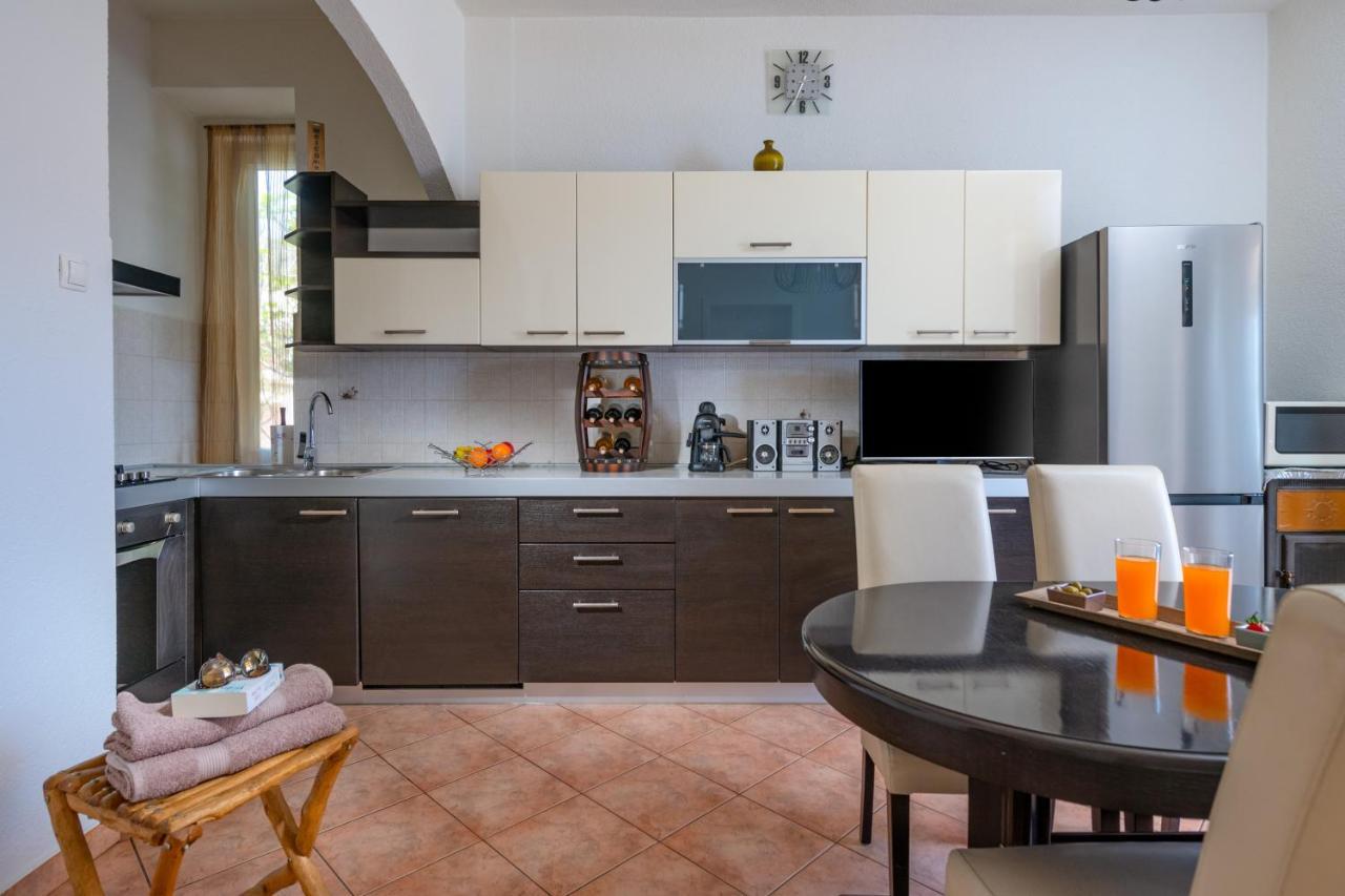 Apartment Dobric Koromačno Екстериор снимка